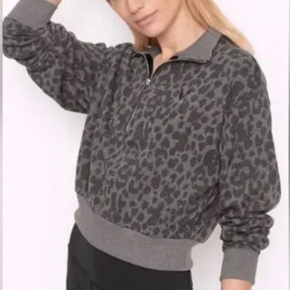 Victoria's Secret Tops - EUC Victoria's Secret Half-Zip Crop Sweatshirt